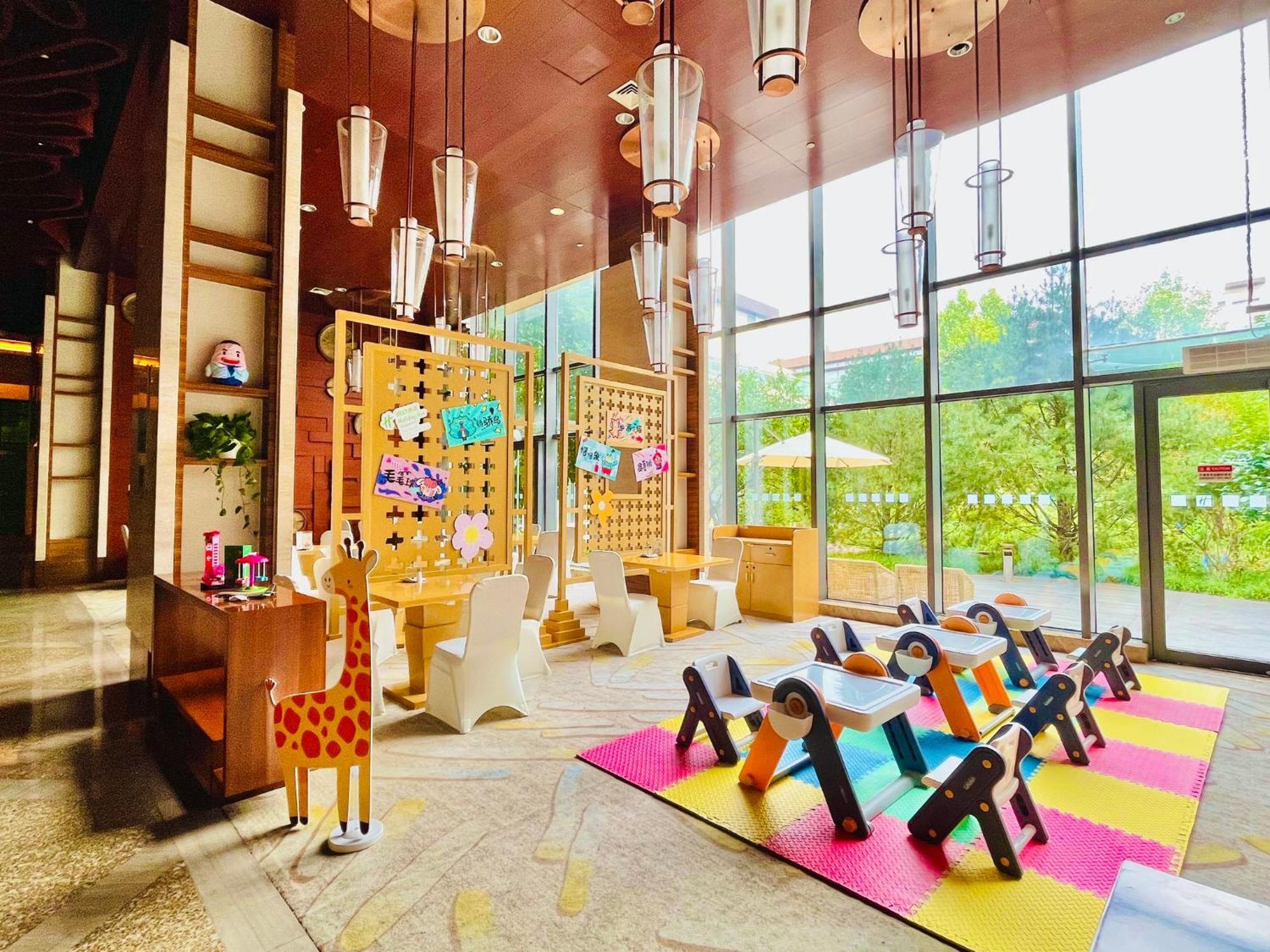 Holiday Inn Beijing Shijingshan Parkview By Ihg Exteriör bild